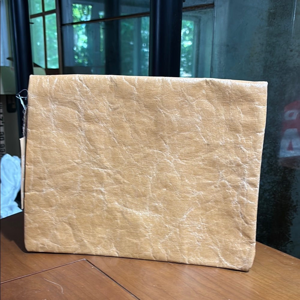Uashmama Tan Leather Clutch
